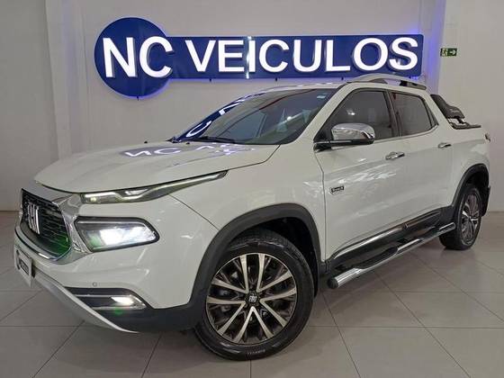 FIAT TORO 2.0 16V TURBO DIESEL RANCH 4WD AT9 FIAT TORO 2.0 16V TURBO DIESEL RANCH 4WD AT9